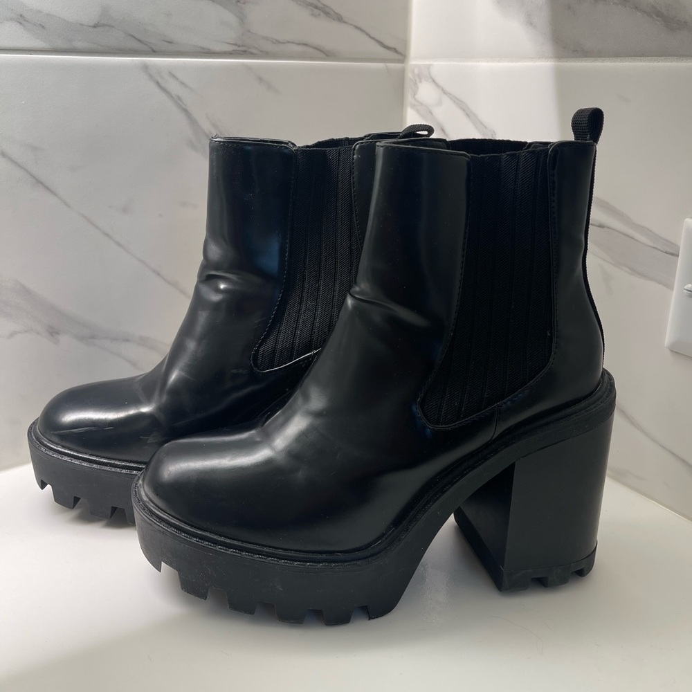 Zara black ankle heel boots